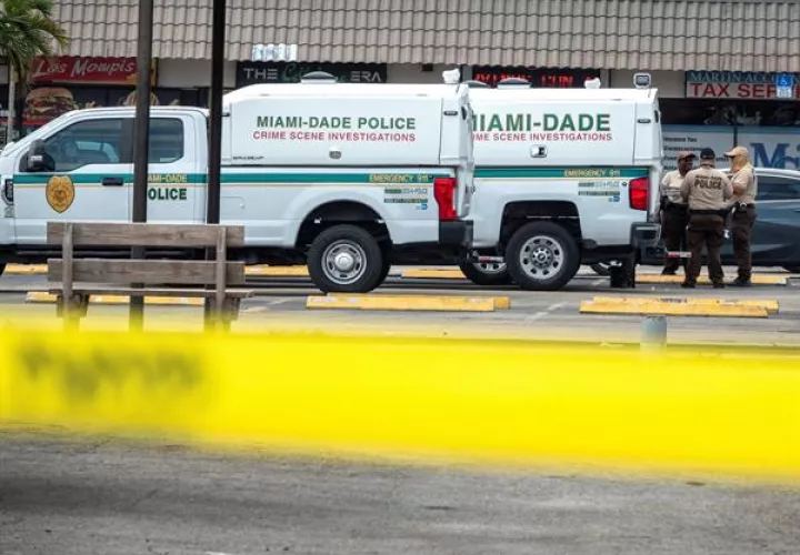 Vista de la escena de un tiroteo en Miami Dade, el pasado 30 de mayo de 2021. EFE