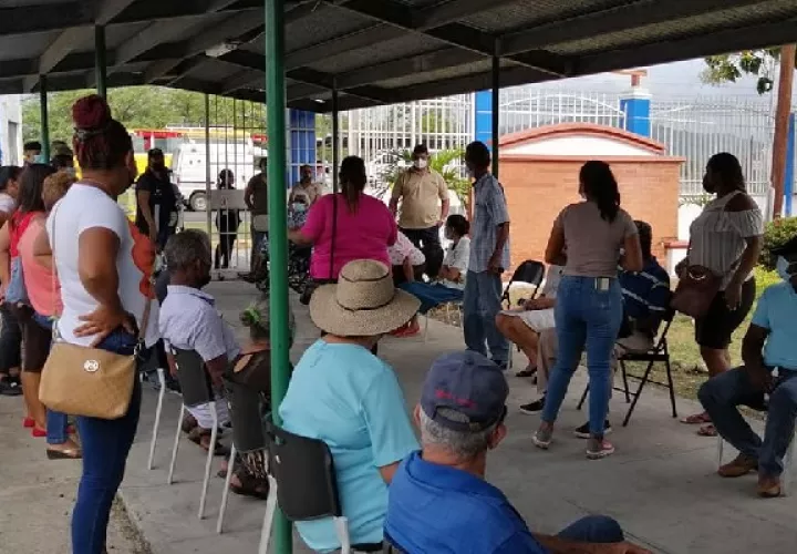 La población mayor de 60 años, embarazadas y docentes de Chame fueron inmunizados con la vacuna de Pfizer. Foto: Cortesía Municipio de Chame