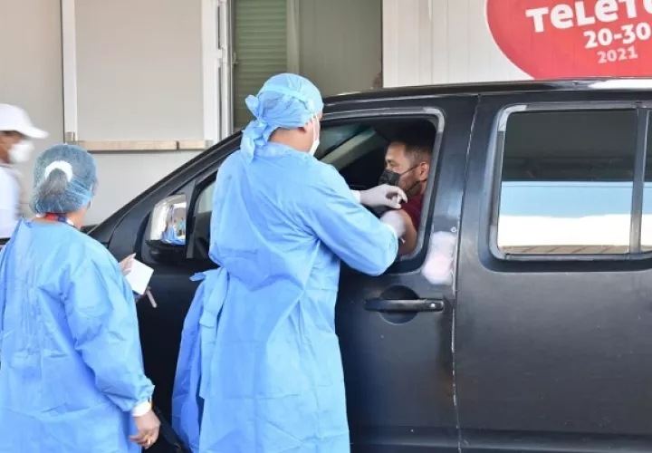 El auto rápido del estadio Rommel Fernández Gutiérrez es el más demandado para recibir la vacuna de AstraZeneca. Foto: Cortesía Minsa