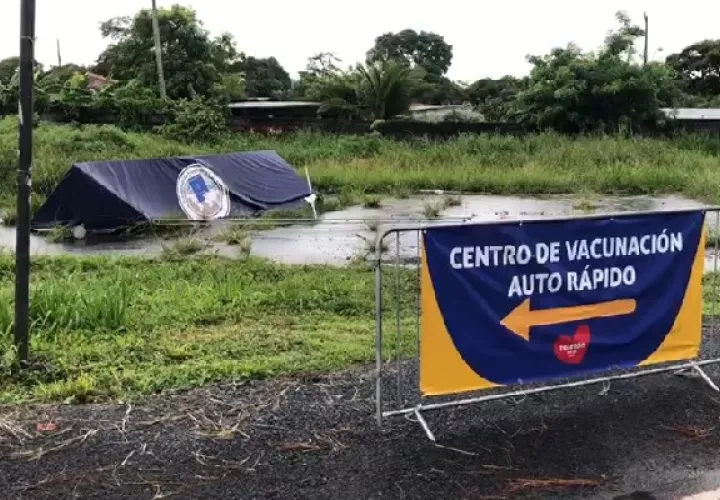 La vacunación en el auto rápido de La Chorrera se suspendió mientras se realizan las reparaciones. Foto / Eric Montenegro.