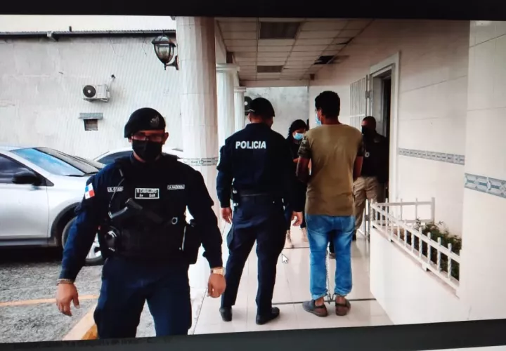 El padre de la niña fue llevado este miércoles al Sistema Penal Acusatorio (SPA) en Santiago, Veraguas. Foto: Melquiades Vásquez 