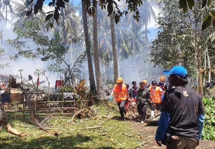 Más de 40 muertos en accidente de un avión militar en el sur de Filipinas. Foto: EFE