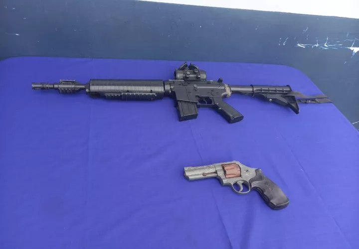 En el operativo se incautaron armas de fuego. Foto: Eric A. Montenegro