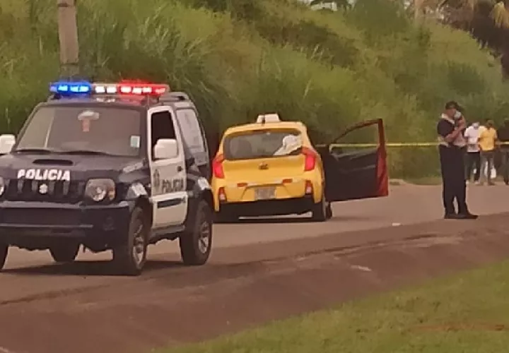 Tres hombres fueron asesinados en plena vía pública en Felipillo. Foto: Cortesía @TraficoCPanama 