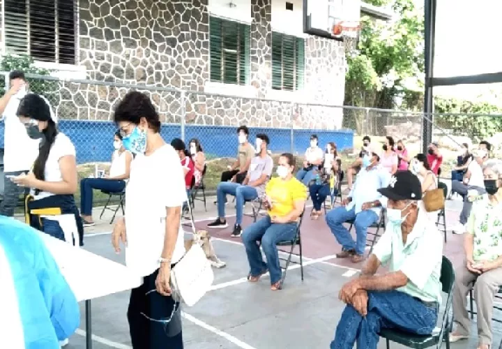 Para este programa se ha necesitado un recurso humano que supera las 1,200 personas, principalmente voluntarios de entidades de seguridad, así como funcionarios de diferentes instituciones del estado. Foto: Thays Domínguez