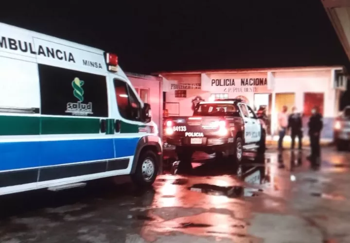 Ambos heridos fueron llevados al hospital Nicolás A. Solano. Foto: Eric A. Montenegro 