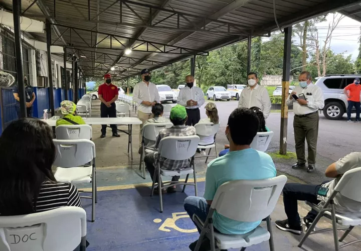 Se tienen 46 puestos de vacunación en los circuitos 4-3 y 4-5. Foto: José Vásquez 