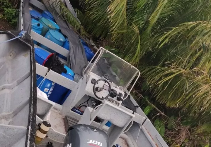 La interdicción de la lancha y el decomiso de la sustancia ilícita se logró en las cercanías a isla Colón. Foto: Maya Madrid