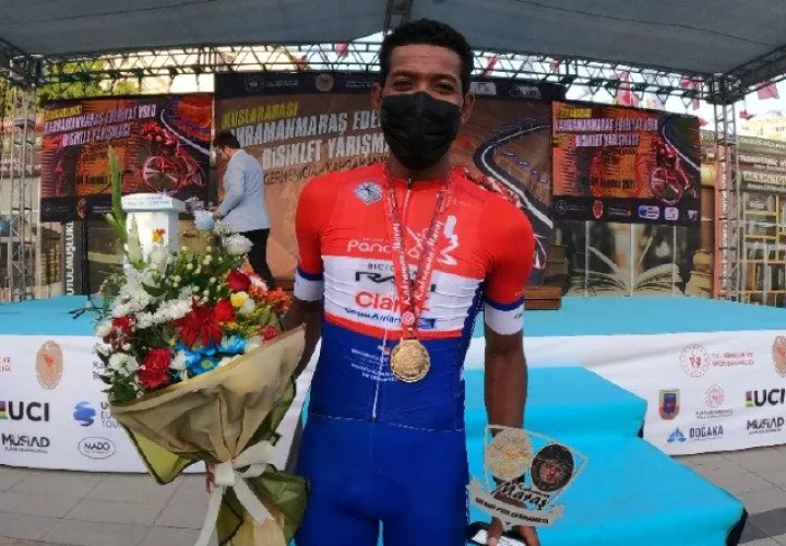 Christofer Jurado completa en Turquía su preparación para las Olimpiadas, cita a la que por primera vez asiste un ciclista panameño. Foto: Cortesía Fepaci