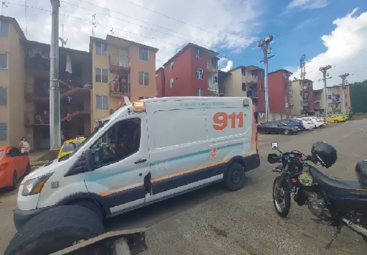 Las autoridades investigan cómo la menor de ocho años se cayó de un tercer piso. Foto: Diomedes Sánchez