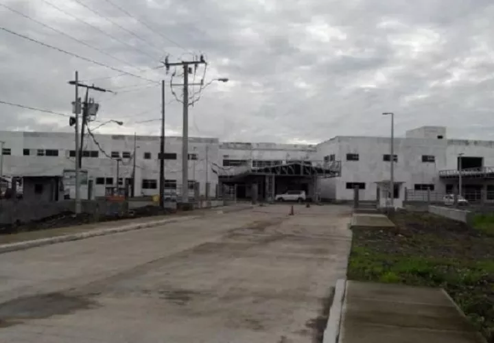 Los residentes en Bugaba y Tierras Altas tienen años luchando por un hospital y así quedó la construcción del que se estaba levantando. Archivo