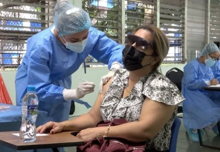Desde que se detectó el primer caso de la covid-19 se han recuperado 389,434 personas.