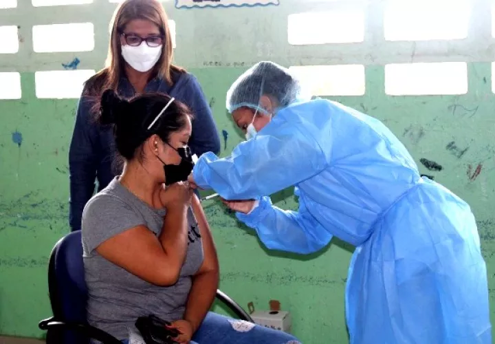 Avanza estrategia de barrido con Pfizer en los centros de Vacunación habilitados en los circuitos 9-1 y 9-3. Foto: Cortesía Minsa