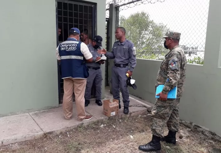 Realizan inspección a celda preventivas. Foto: Defensoría del Pueblo