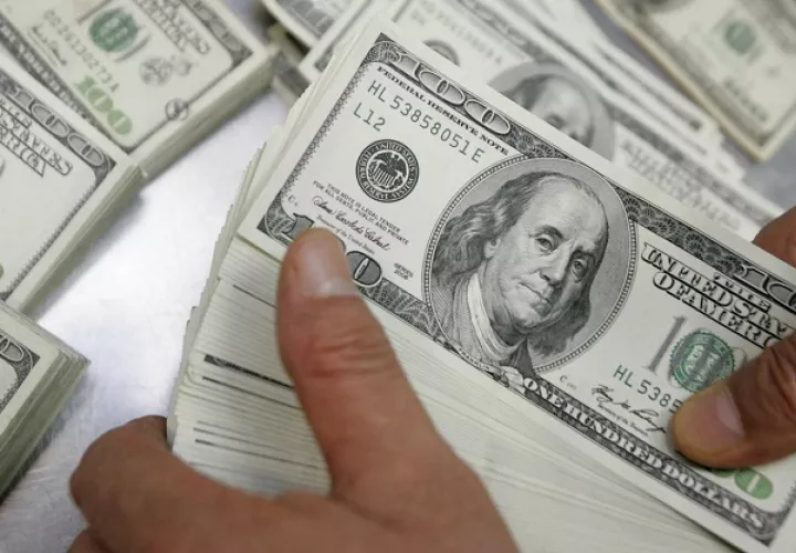 "Esto es un escenario de tasas que van a aumentar y de dólar que se va a valorizar", añadió.  EFE