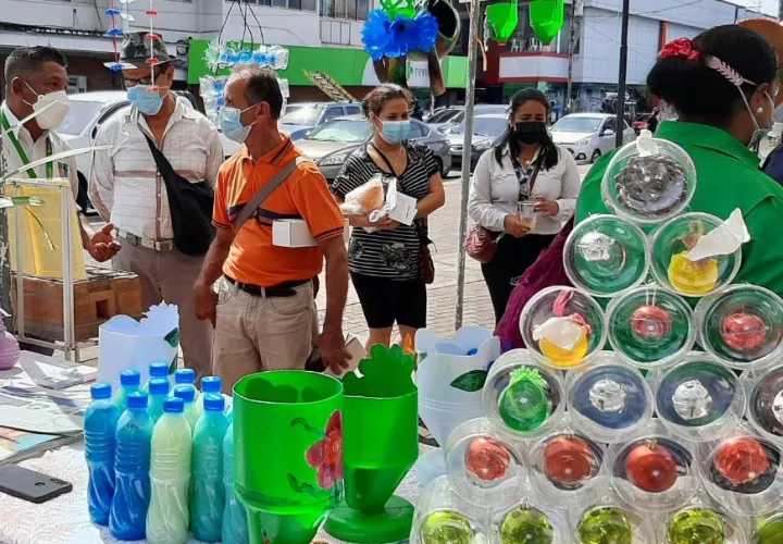 Esta primera Feria Ambiental tuvo como propósito la conservación del ambiente natural y su entorno". Foto: Mayra Madrid.