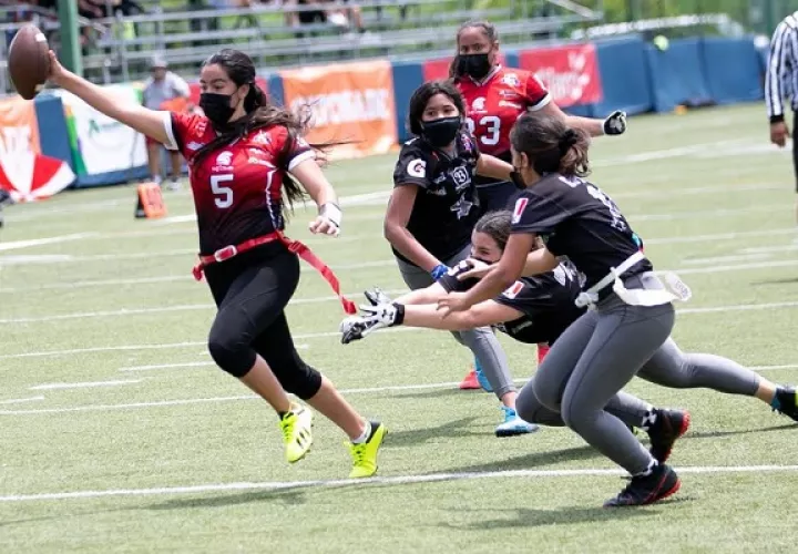  Liga Flag Football organizada por el Club Kiwanis de Panamá. Foto:Cortesía