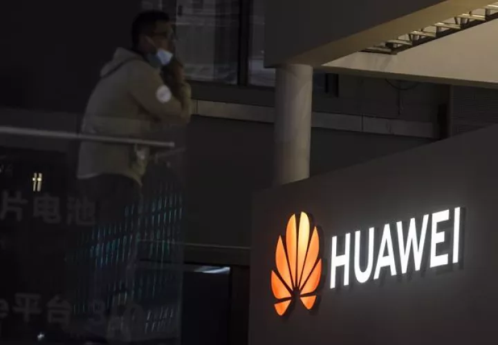 Expositor de Huawei en el Salón del Automóvil de Shanghai 2021, China. EFE
