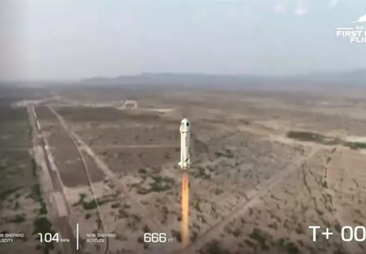 El viaje al espacio duró unos once minutos. EFE