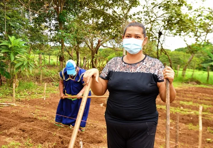 Jeny Jaramillo, de 47 años de edad, es la presidenta de la “Granja Las Delicias".  Foto: Cortesía Mides