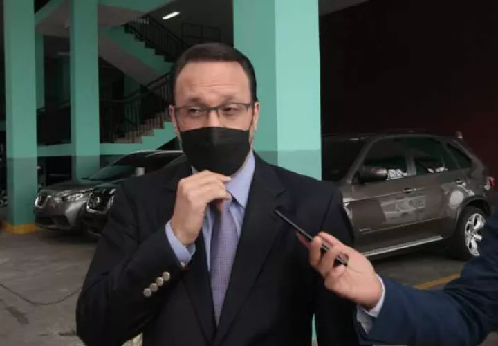 Julio Moltó, exdirector del Consejo de Seguridad,  ayer a su salida de la audiencia de juicio oral por el caso de supuestos pinchazos. Víctor Arosemena
