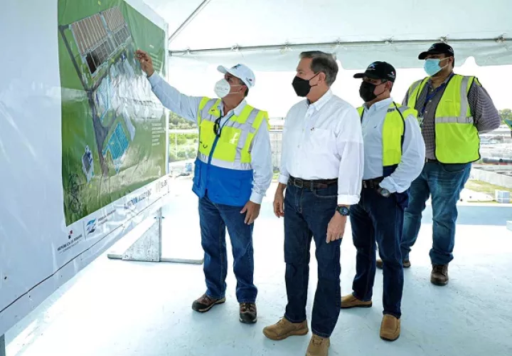 El presidente Laurentino Cortizo destacó el avance físico del proyecto, que redunda en beneficio de la salud de la población. Foto: Cortesía @NitoCortizo