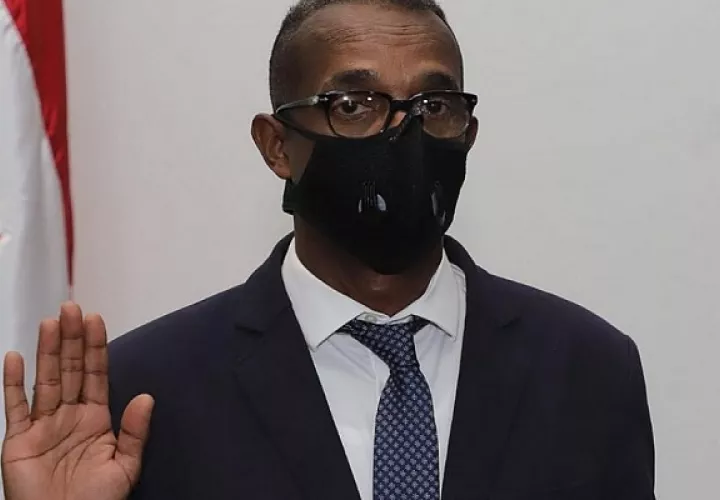 Leandro Ávila pide medidas similares para todos. Foto: Cortesía Asamblea Nacional