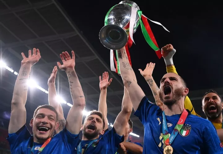 Italia entra el club de los bicampeones. Foto: EFE
