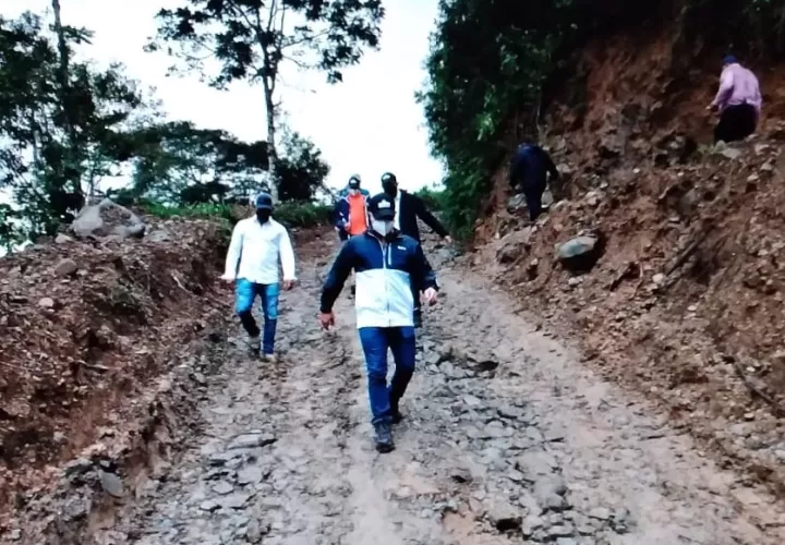 La empresa ININCO, S.A que ejecuta los trabajos en Cerro Silla de Pando, trabajará en horarios extendidos. Foto: Mayra Madrid