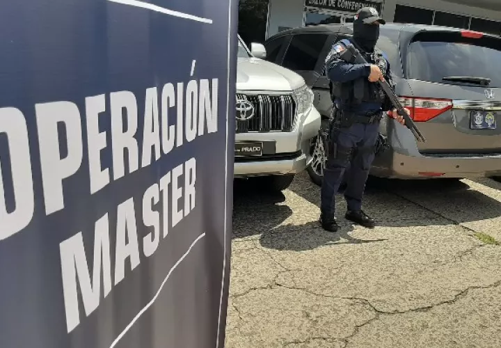 Captura a trabajadores del puerto de Balboa supuestamente vinculados a delitos relacionados con droga. Foto: Cortesía MP