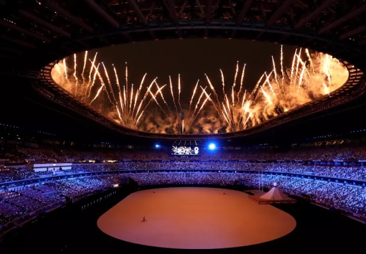 Una vista general de una actuación durante la ceremonia de apertura de los Juegos Olímpicos de Tokio 2020 en el Estadio Olímpico de Tokio. Foto:EFE
