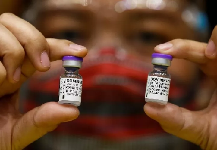 Una dosis de refuerzo contra la variante delta promete Pfizer. Foto: EFE
