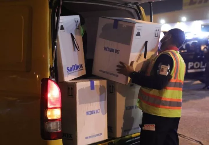 La entrega masiva de dosis de la vacuna Pfizer permitirá extender la vacunación por barrido en todo Panamá. Foto: Cortesía: Minsa