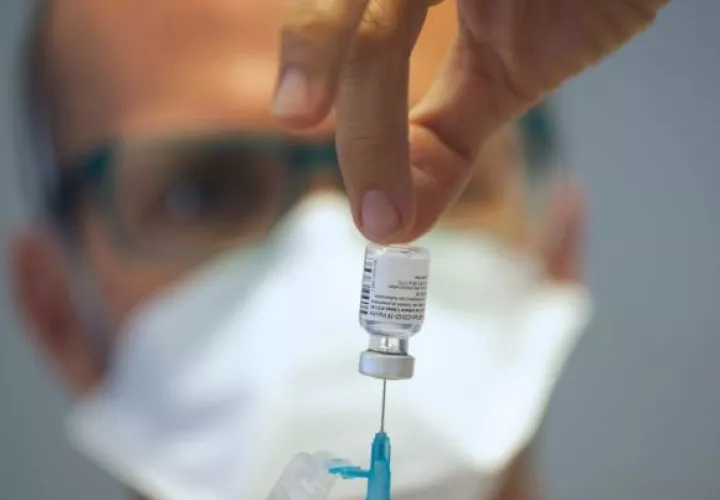 Según el Ministerio de Sanidad, el 62.2% de la población en Alemania (51.7 millones de personas) ha recibido al menos una dosis. Foto: EFE