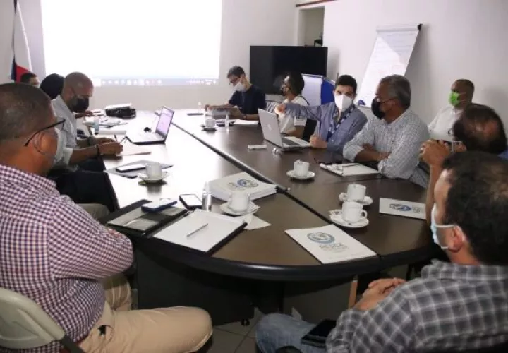 En los últimos meses la Arap ha continuado con las consultas con todos los sectores, en todo el país, para la reglamentación de la Ley de Pesca, que permita elaborar un documento consensuado para implementar esta nueva Ley. Foto: Cortesía Arap