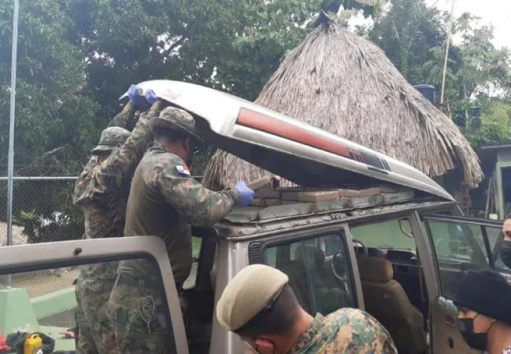 La presunta sustancia ilícita fue puesta a órdenes de las autoridades competentes.  Foto: Cortesía Senafront
