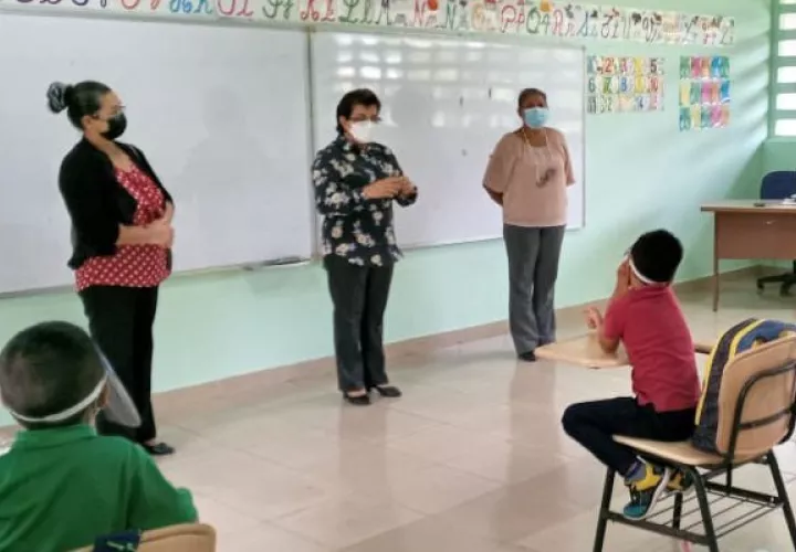 Cámara de Comercio aplaude retorno de docentes a las aula. Foto: Cortesía Meduca