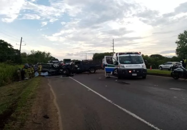 Las autoridades investigan las causas de este accidente y no descartan que el exceso de velocidad sea la posible uno de los motivos de este lamentable accidente. Foto: Cortesía