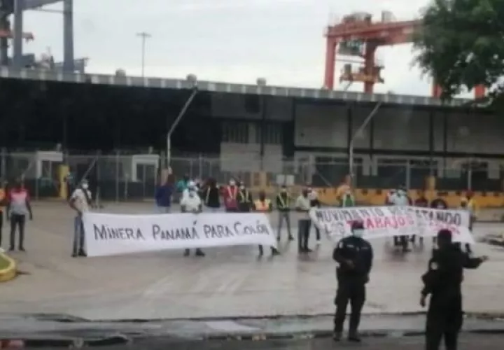 Los manifestantes  han realizado esta semana varias protestas en las áreas portuarias, exigiendo plazas de empleo. Foto: Diomedes Sánchez