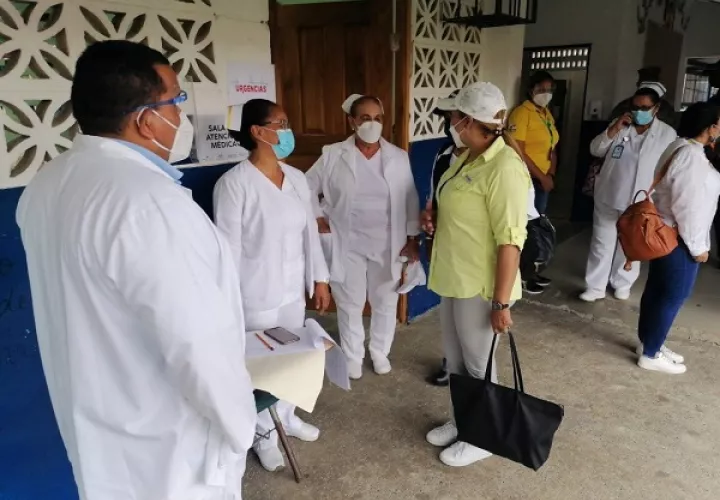 Ministra consejera realiza recorrido por Bocas del Toro. Foto: Minsa 