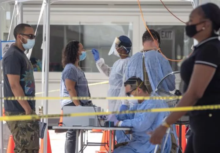 En el periodo 23-29 de julio se registraron un total de 110,400 nuevos contagios en Florida y la tasa de positividad se elevó al 18.1%. Foto: EFE