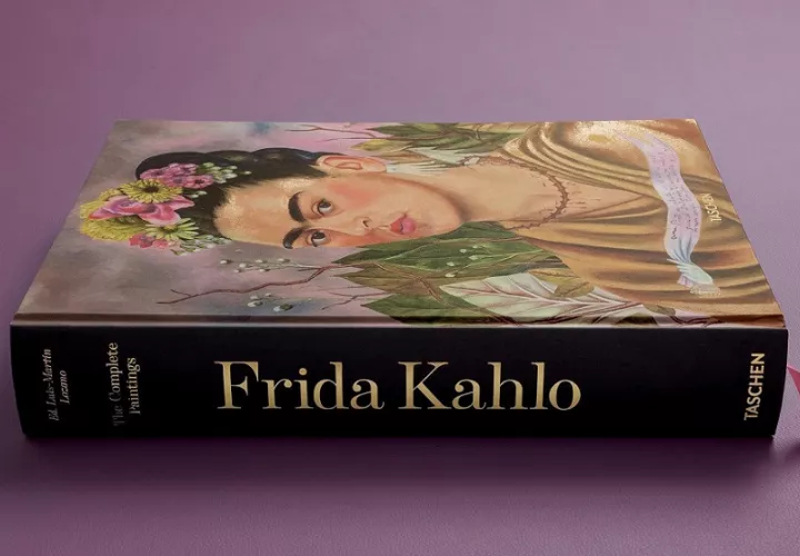 Fotografía cedida por Taschen del volumen que dedica a Frida Kahlo. EFE