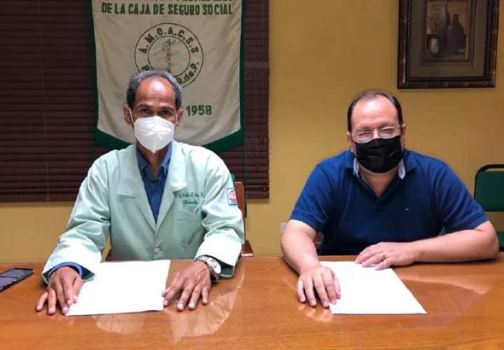 Fernando Castañedas (derecha) preside la organización médica. Foto: Cortesía