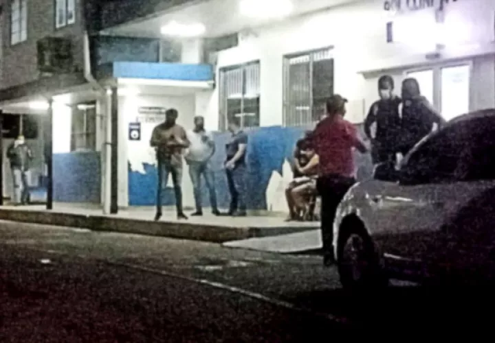 Durante este ataque fue herida una adolescente de 14 años de edad quien recibió un ‘rozón’ de bala en la pierna derecha. Foto: Diomedes Sánchez