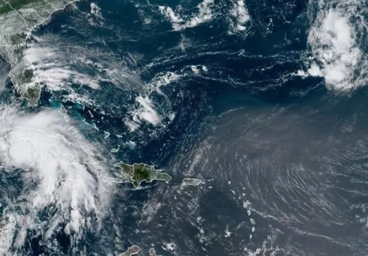 Imagen satelital cedida por la Oficina Nacional de Administración Oceánica y Atmosférica de Estados Unidos (NOAA) en la que se registró la localización del huracán Ida. EFE