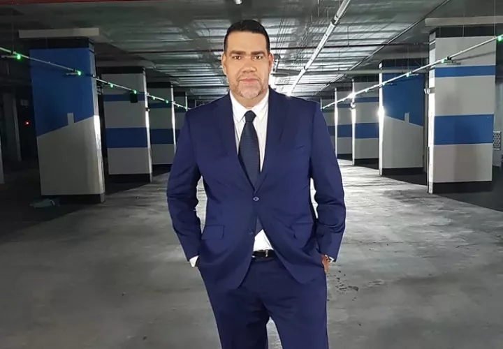 Julio Shebelut. Instagram