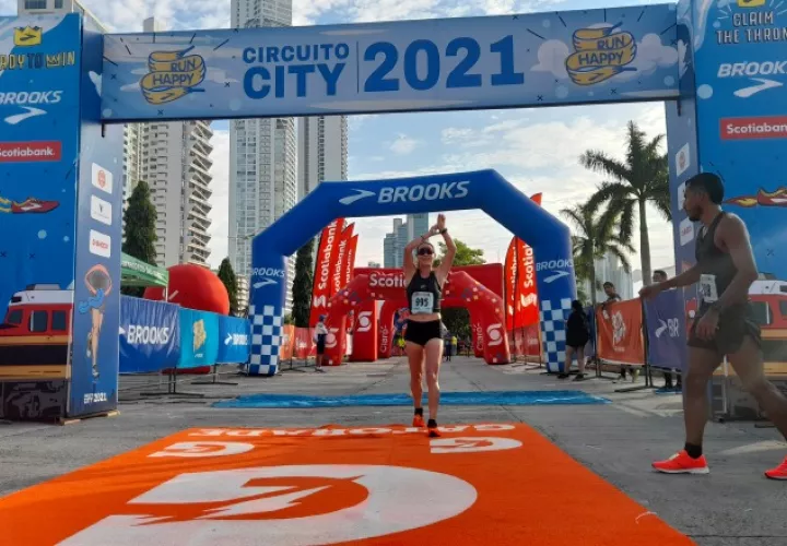 Alexandra Aldana, después de entrenar en Colombia, regresó con paso triunfal al Circuito City. Foto: Aurelio Martínez