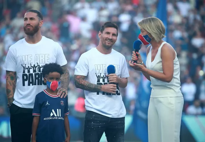 Leo Messi fue el más ovacionado de los fichajes del PSG. Foto: EFE