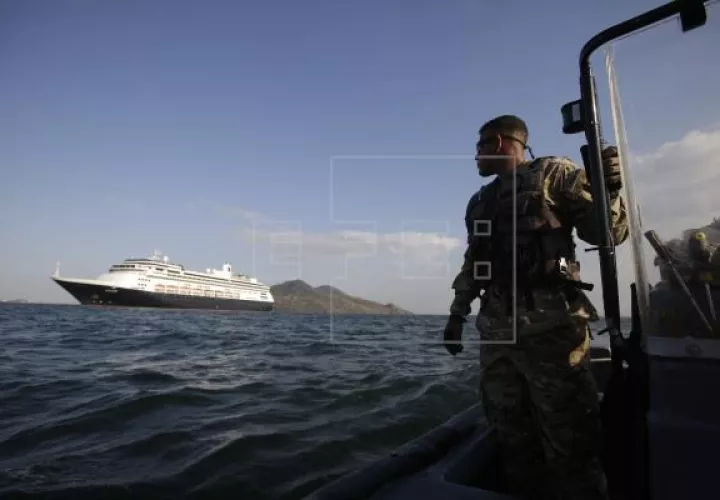 Este decreto reitera que los pasajeros y tripulantes que desembarquen en puertos nacionales, que deberán cumplir con todas las normas, protocolos y medidas sanitarias que implementa el Minsa. Foto: EFE