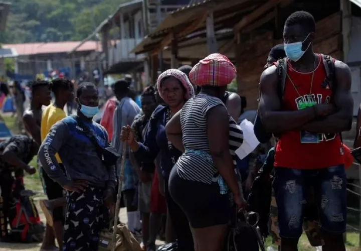 Cada año miles de migrantes irregulares de todo el mundo llegan a Panamá procedentes de Suramérica, en un flujo que ha llegado a generar crisis humanitarias en el istmo centroamericano. 